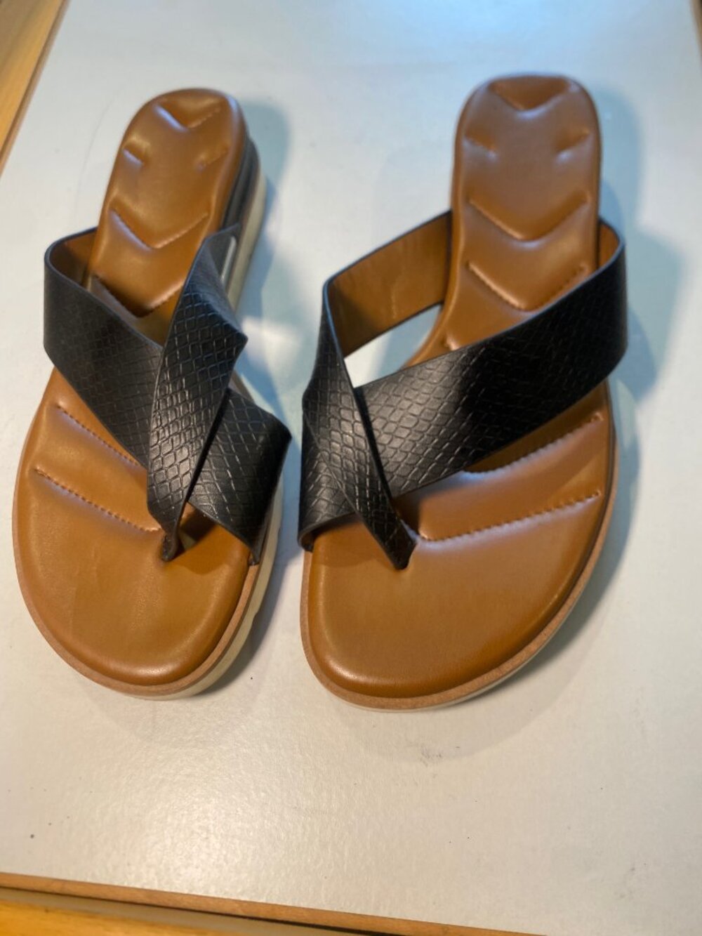 Franco Sarto - Size 9.5M - Women's "Darius" Cross Toe Slip-On's